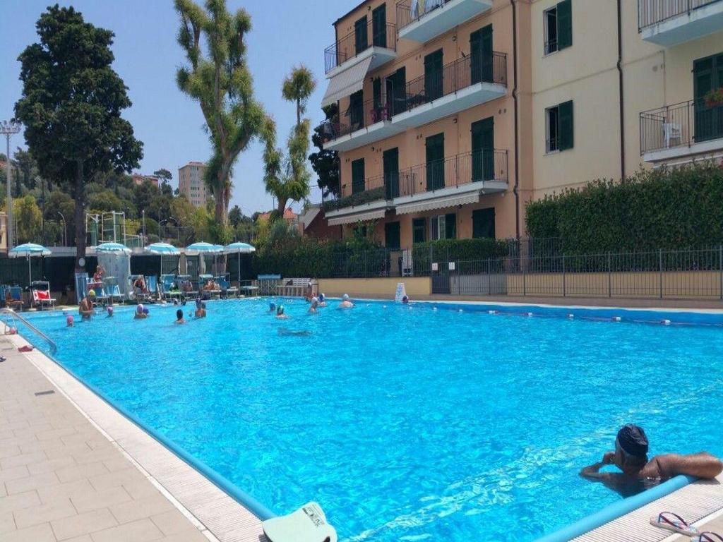 Appartamento Vista Mare Con Piscina Cala Di Sole 임페리아 외부 사진